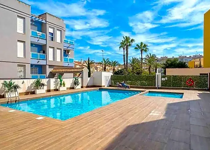 صورة Quiet Apartment, 2 Swimming Pools, Near The Sea تورّيفيِخا